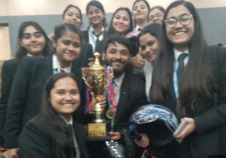 Faculty of Law Students Bags First Prize in Quiz Competition - 2026